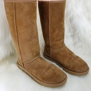 UGG Classic Tall Camel sz 9